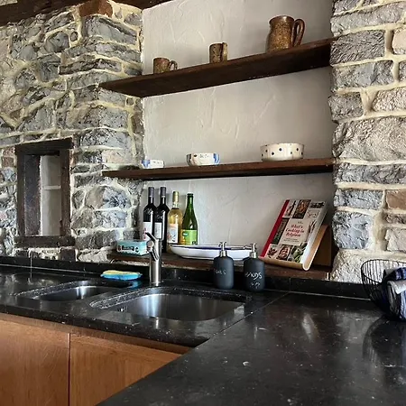 Cozy 17th Century House, Beautiful View, Belgian Ardennes Nyaraló Herve